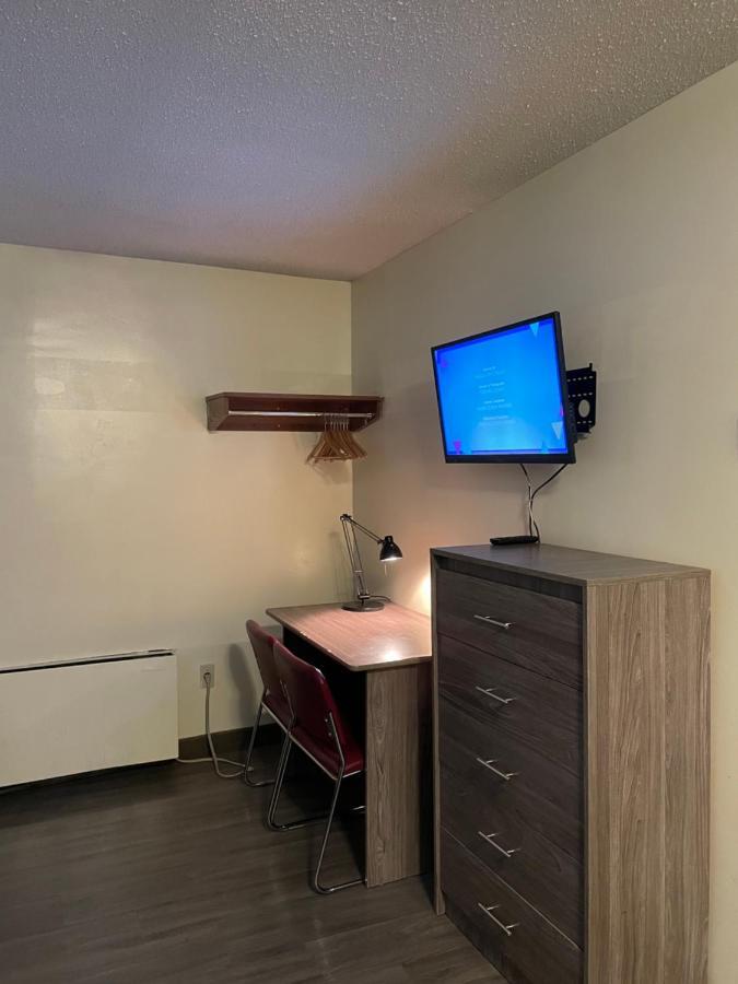 Scottish Inn Near The Falls And Casino ไนแอการาฟอลส์ ภายนอก รูปภาพ
