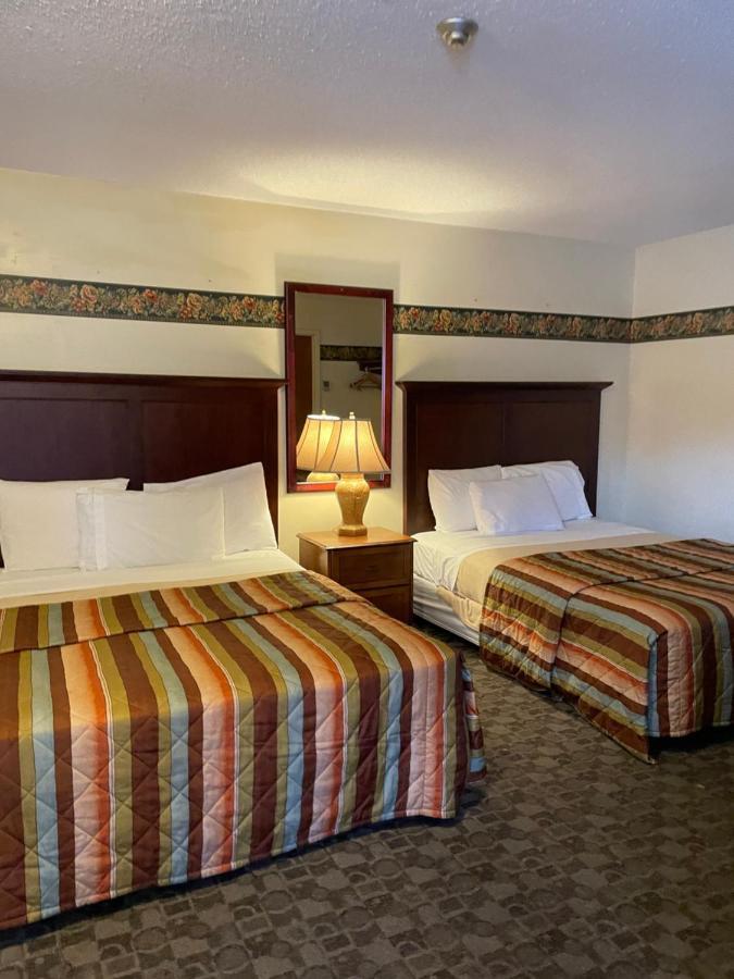 Scottish Inn Near The Falls And Casino ไนแอการาฟอลส์ ภายนอก รูปภาพ
