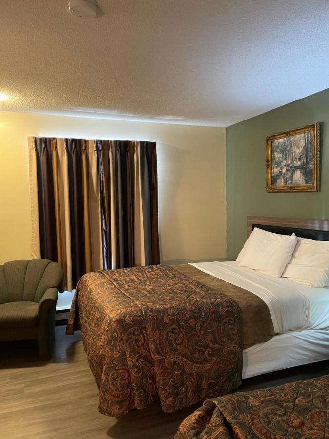 Scottish Inn Near The Falls And Casino ไนแอการาฟอลส์ ภายนอก รูปภาพ