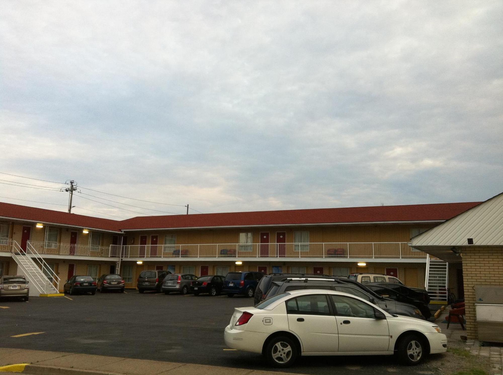 Scottish Inn Near The Falls And Casino ไนแอการาฟอลส์ ภายนอก รูปภาพ