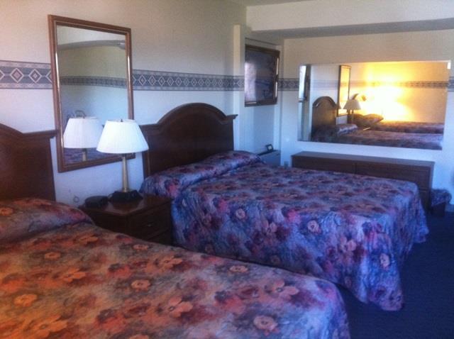 Scottish Inn Near The Falls And Casino ไนแอการาฟอลส์ ห้อง รูปภาพ