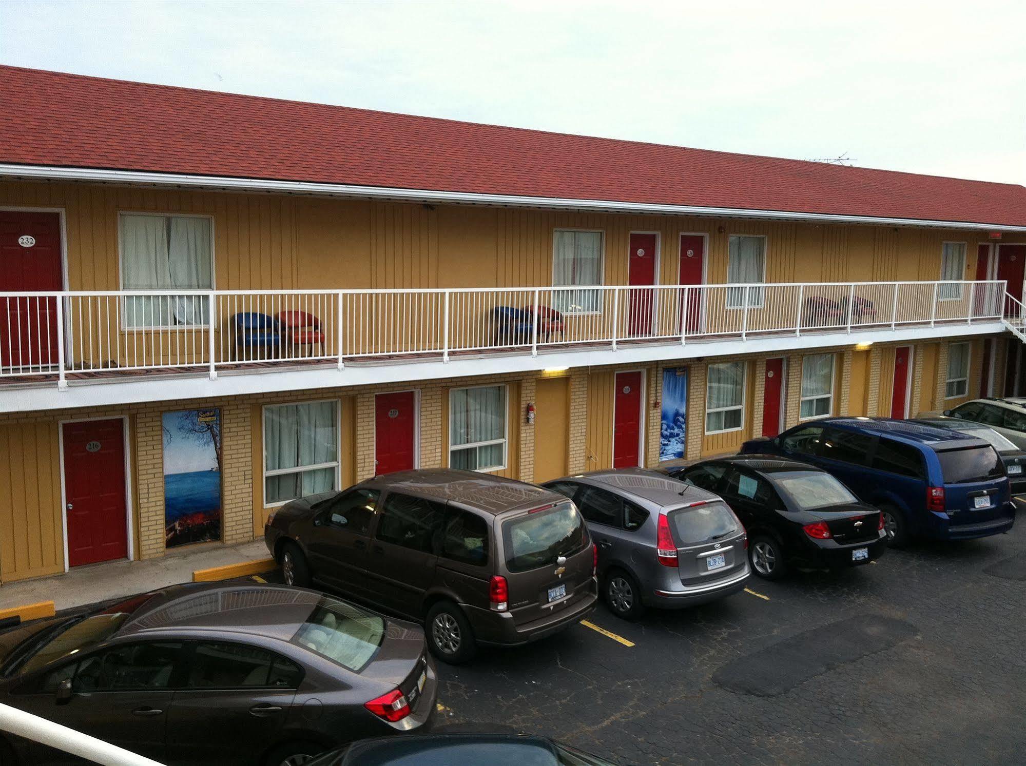 Scottish Inn Near The Falls And Casino ไนแอการาฟอลส์ ภายนอก รูปภาพ